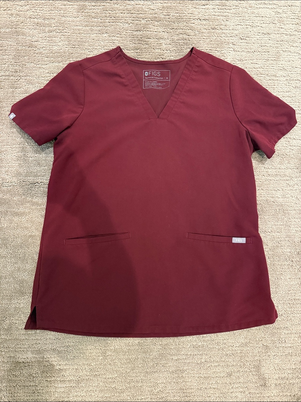 Figs Women's V-Neck Medical Scrub Top in Burgundy Medium - Picture 2 of 4